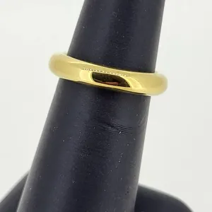 Gold jewelry piece 8 on display