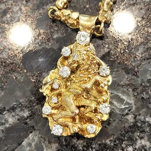 Gold jewelry piece 9 on display