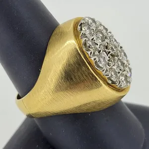 Gold jewelry piece 10 on display