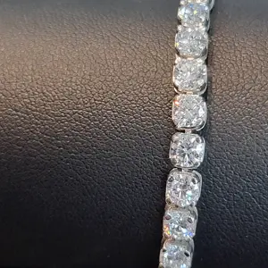 Jewelry piece 14 on display